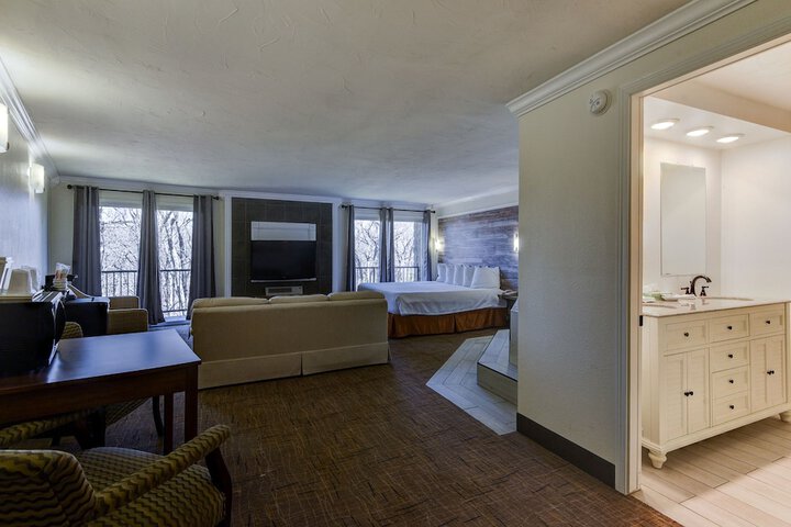 Room 34 of 61