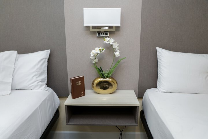 Room 73 of 155