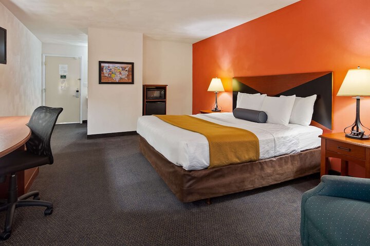 Room 40 of 49