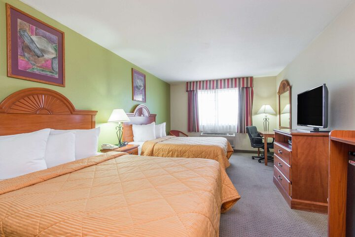 Room 8 of 18