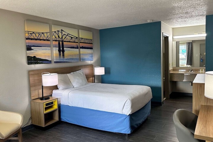 Room 12 of 25