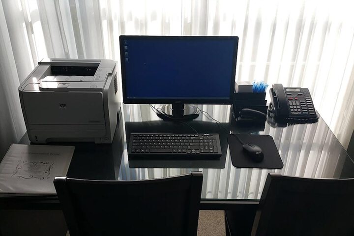 Business Center 34 of 36