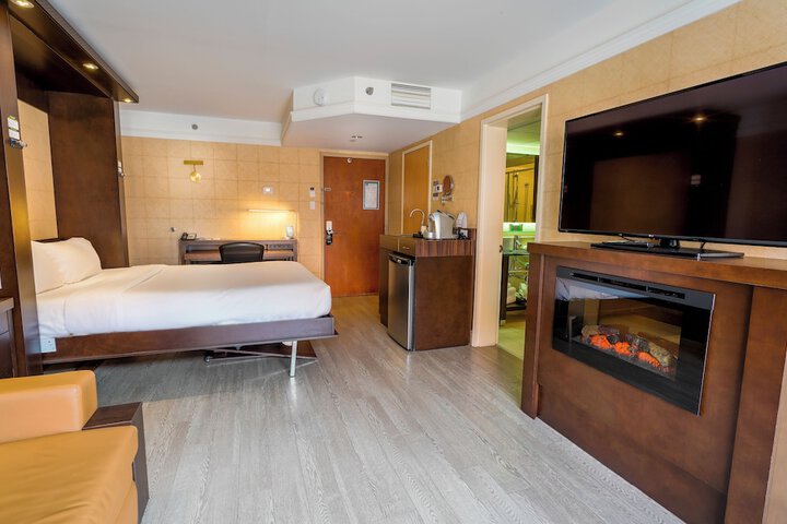 Room 65 of 109