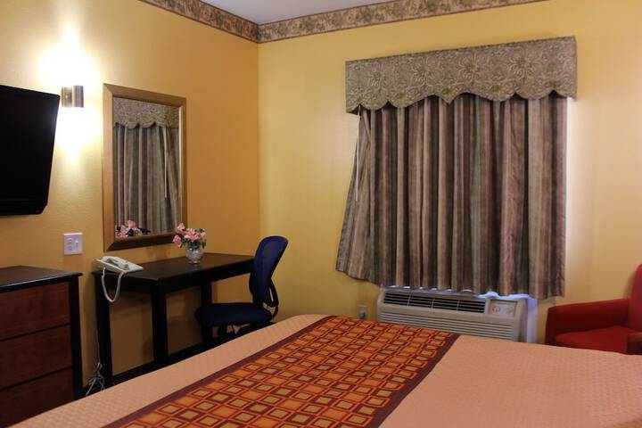 Room 11 of 39