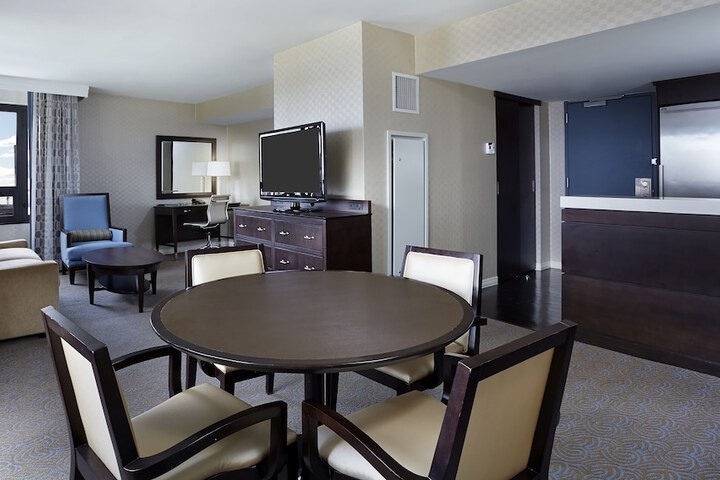 Room 47 of 100