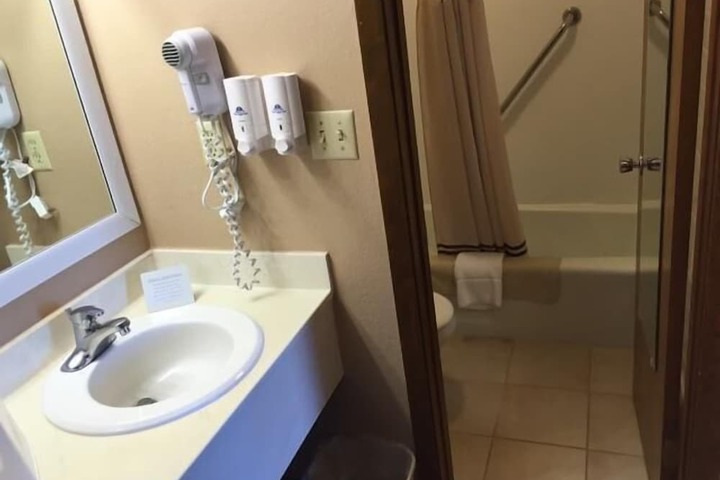 Room 8 of 8