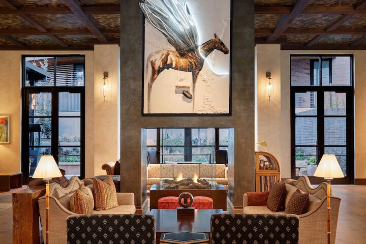 Bowie House Auberge Collection