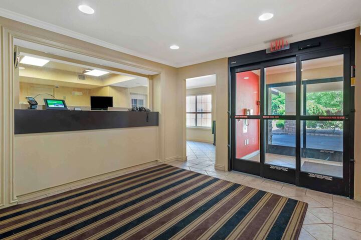 Hotel Interior 11 of 29