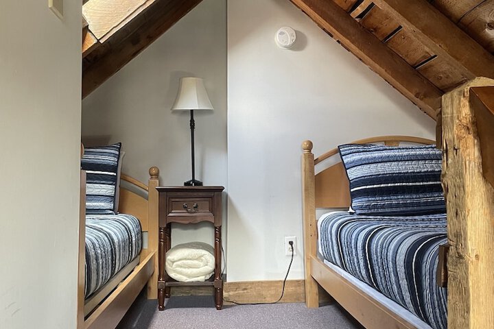 Room 40 of 99