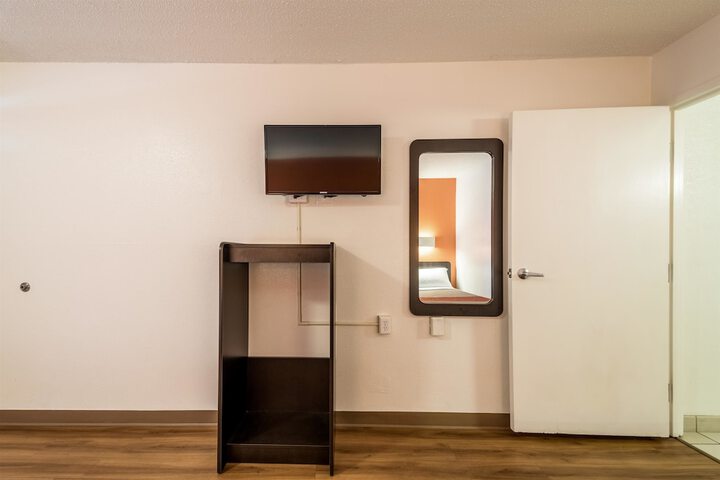 Room 14 of 17