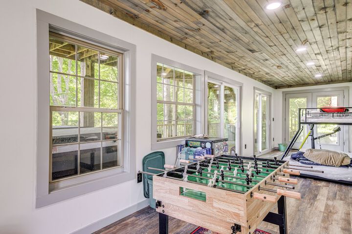 Dandridge Home on Douglas Lake w / Hot Tub & Dock!