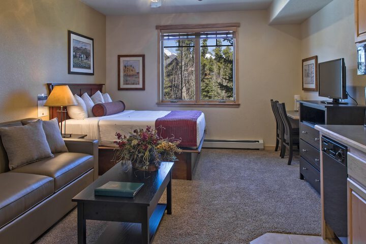 Grand Timber Lodge