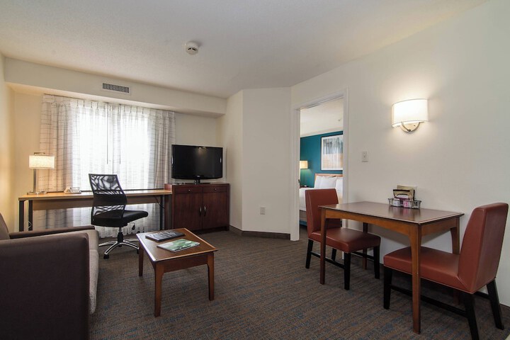 Room 26 of 37