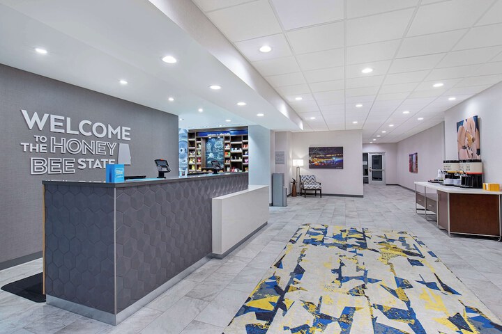 Hampton Inn Albertville