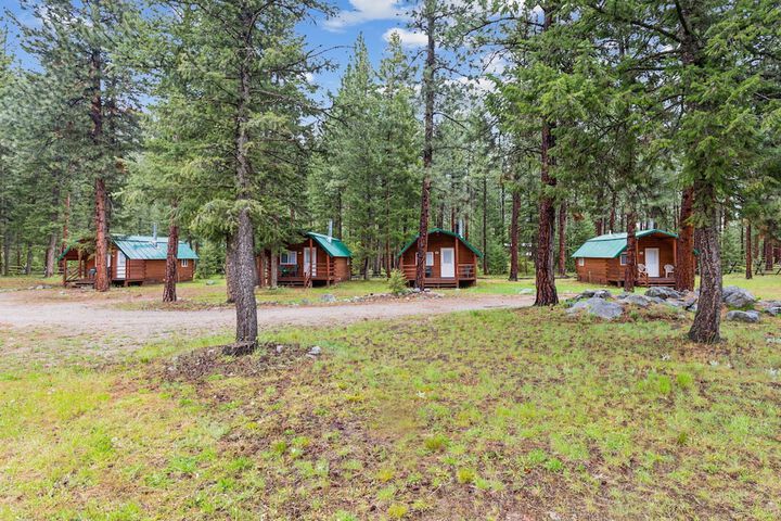 Lost Horse Lodge