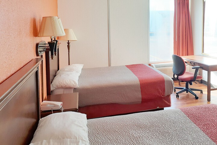 Room 25 of 32