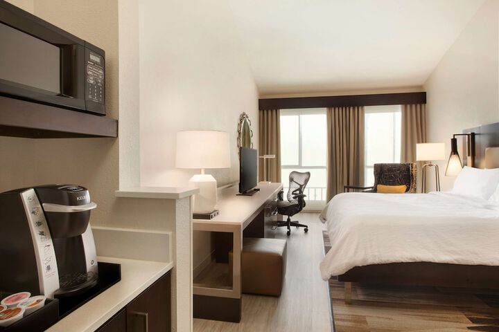 Room 21 of 34