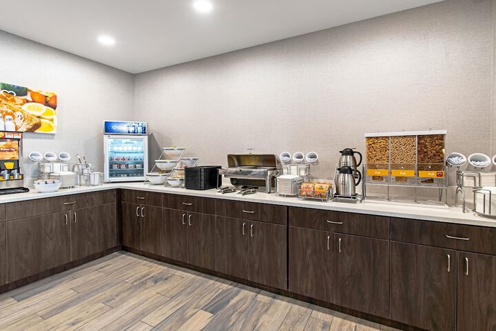 Comfort Suites Grove City - Columbus South