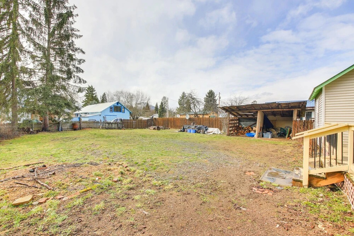 Clark Fork Vacation Home w / Wood Stove Near Lake!