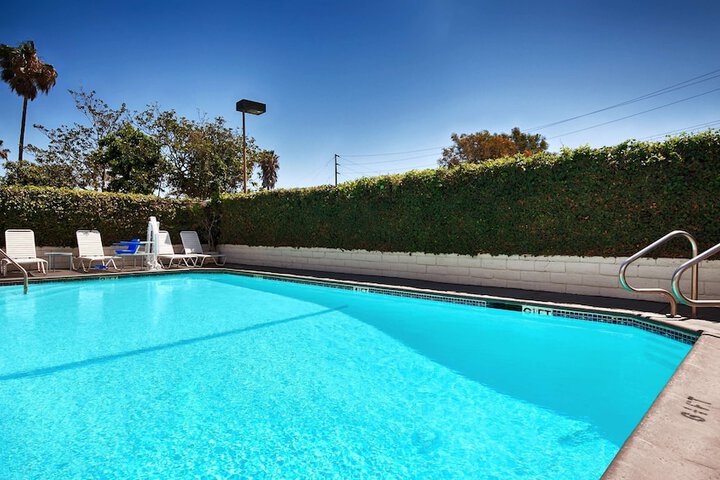 Pool 3 of 18