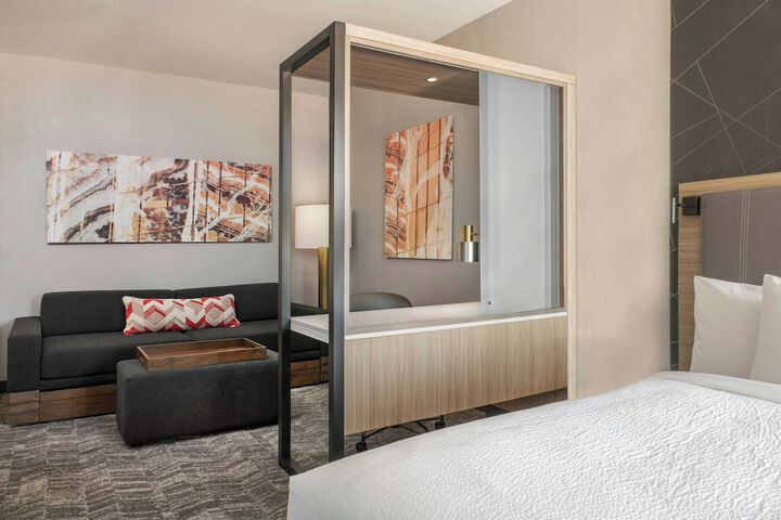 Room 16 of 27