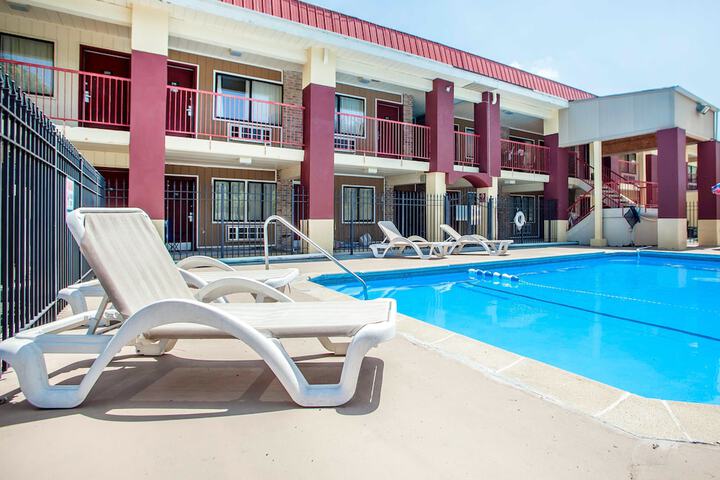 Pool 5 of 28