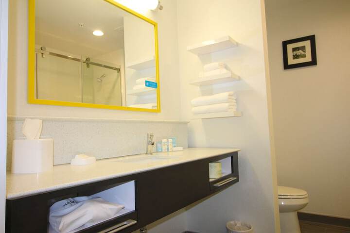 Room 20 of 37