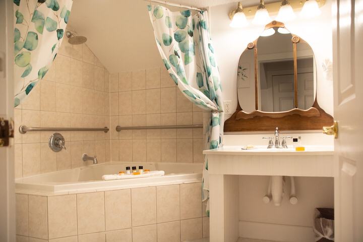 Room 15 of 74