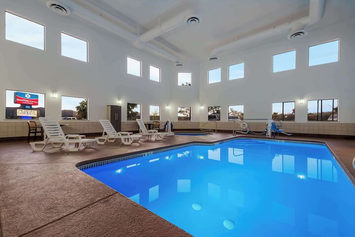 Pool 10 of 39