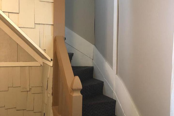 Downtown 2 Bedroom Cottage Sleeps 6, Walking Distance to Honeywell, Downtown Restaurants, Shopping