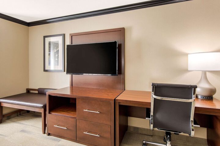 Room 19 of 38