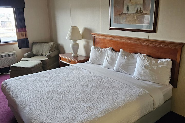 Room 11 of 19