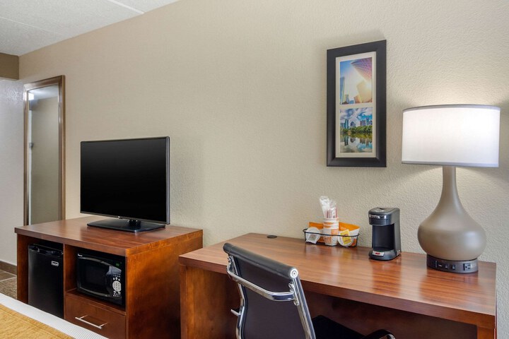 Room 13 of 48