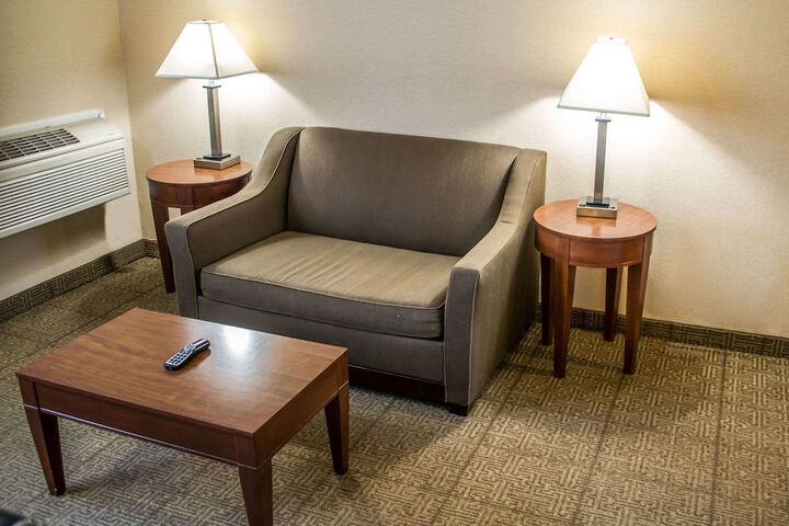 Room 26 of 103