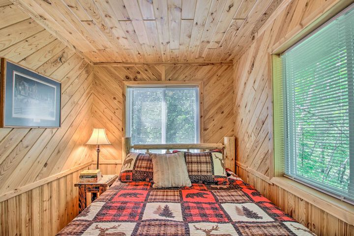 Big Lake Getaway w / Private Beach + Fire Pit!