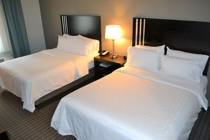 Room 10 of 29