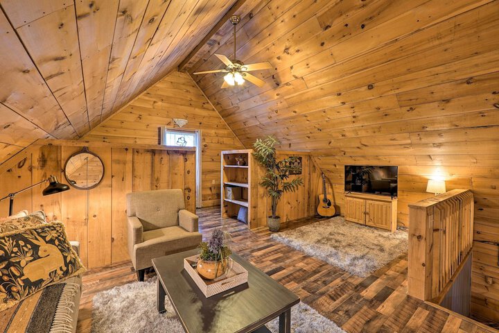 Charming Log Cabin at Double JJ Ranch Resort!