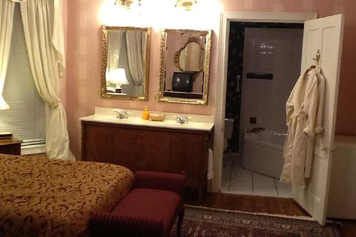Room 40 of 62
