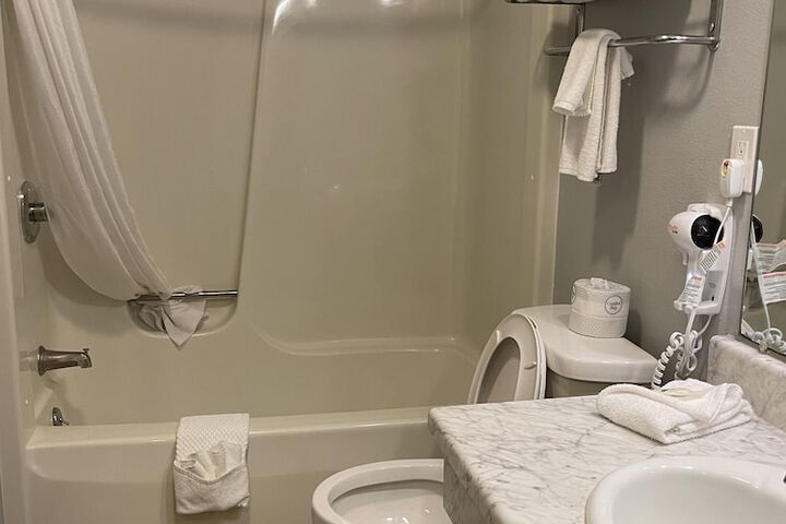 Room 5 of 27