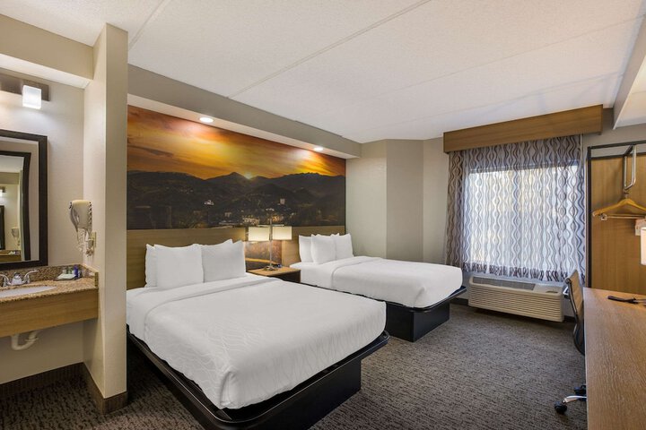 Room 29 of 53