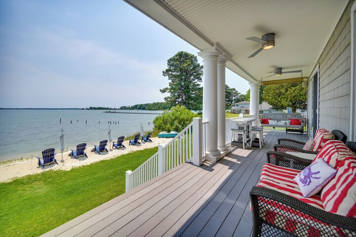 Bayfront White Stone Escape w / Private Beach!