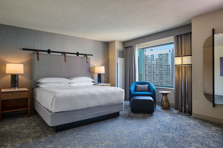 Sheraton Grand Chicago Riverwalk