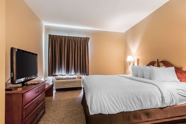 Room 18 of 32