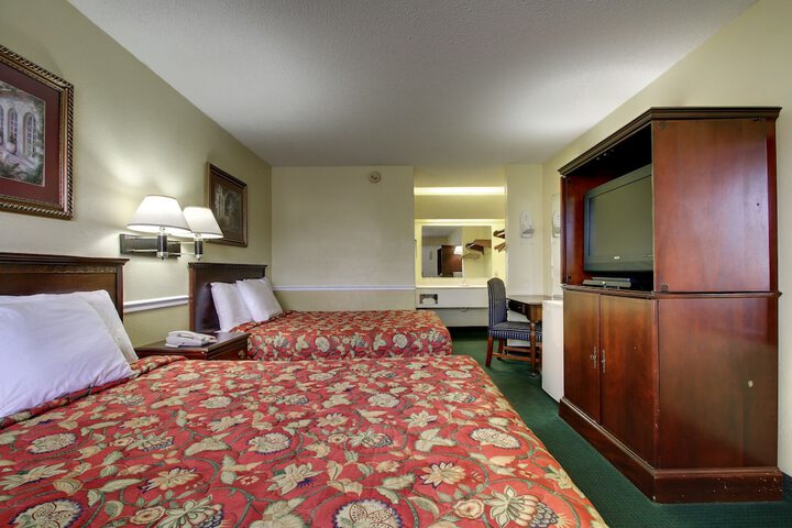 Room 11 of 15