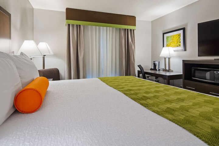 Room 20 of 33