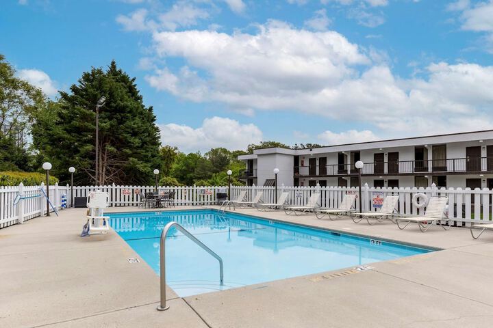 Pool 4 of 28