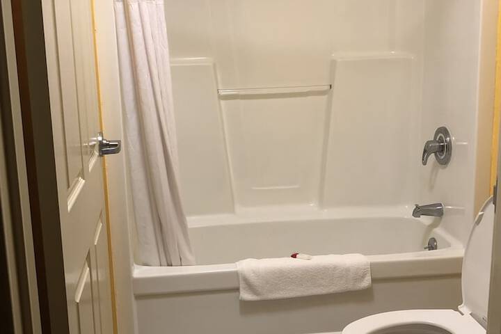 Room 13 of 42
