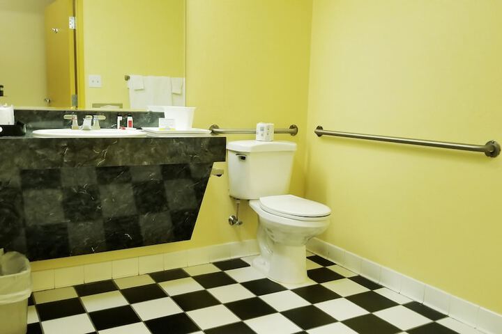 Room 17 of 21