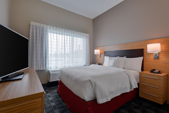 Room 8 of 22