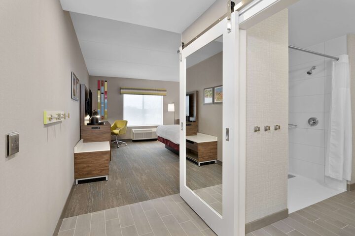 Room 11 of 37